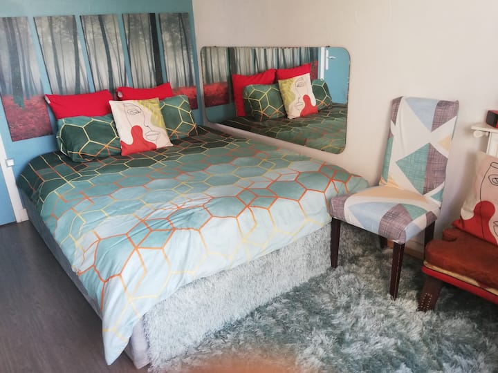 Izba s klimatizáciou. 
Manželská posteľ pre 2 osoby 