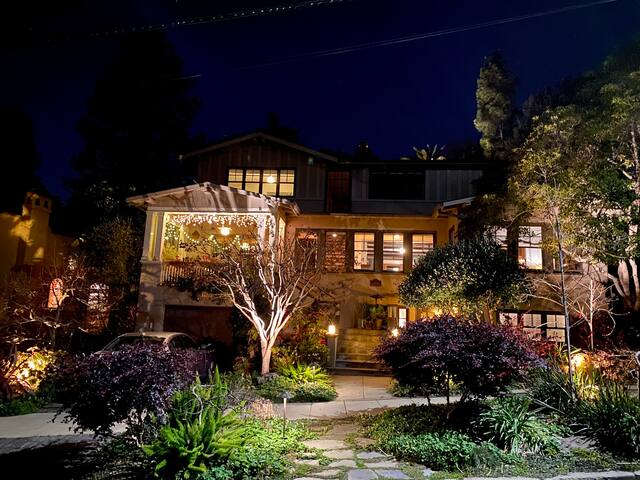 Luxury 3BR Rockridge Retreat-Walk to everything!