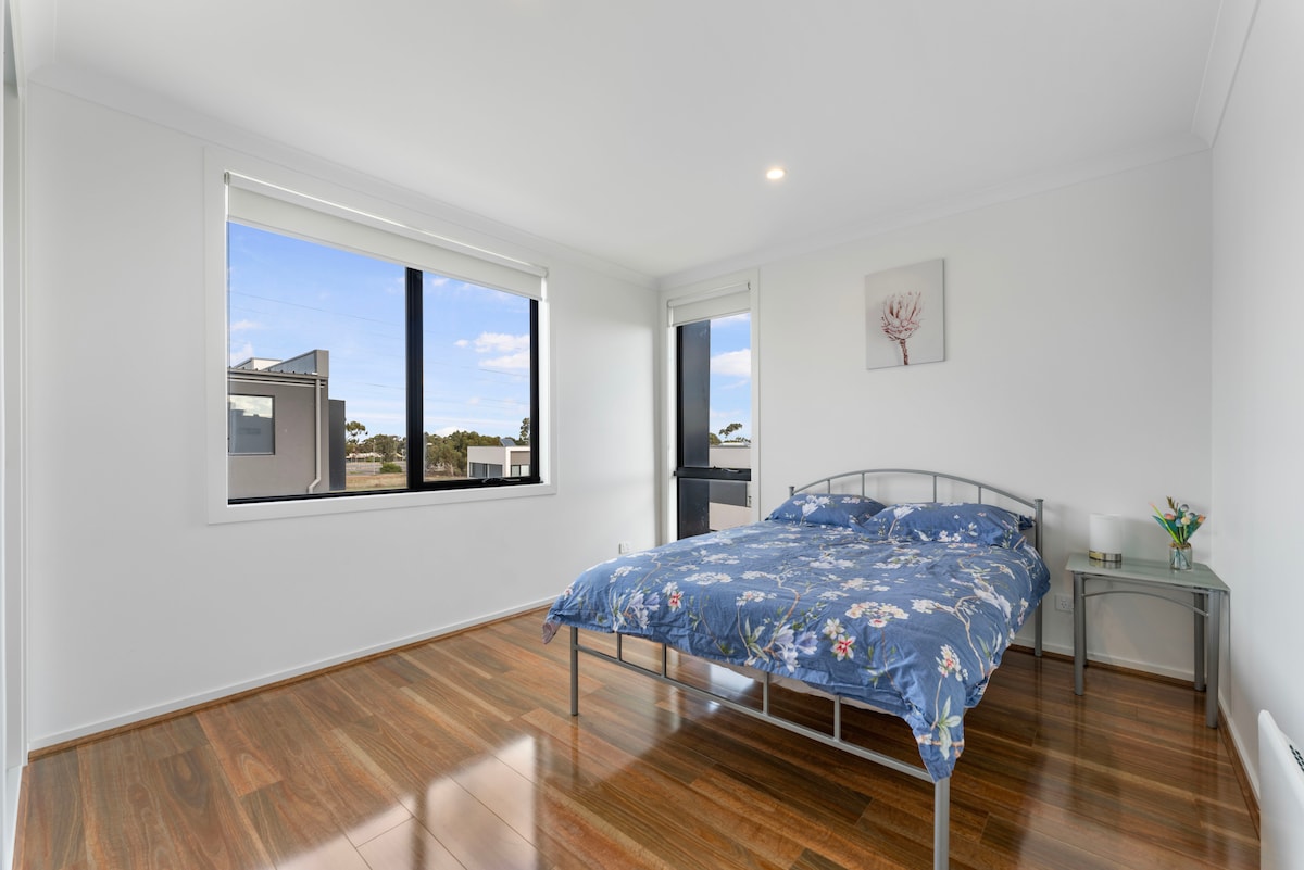 Cama en el segundo piso con BIR