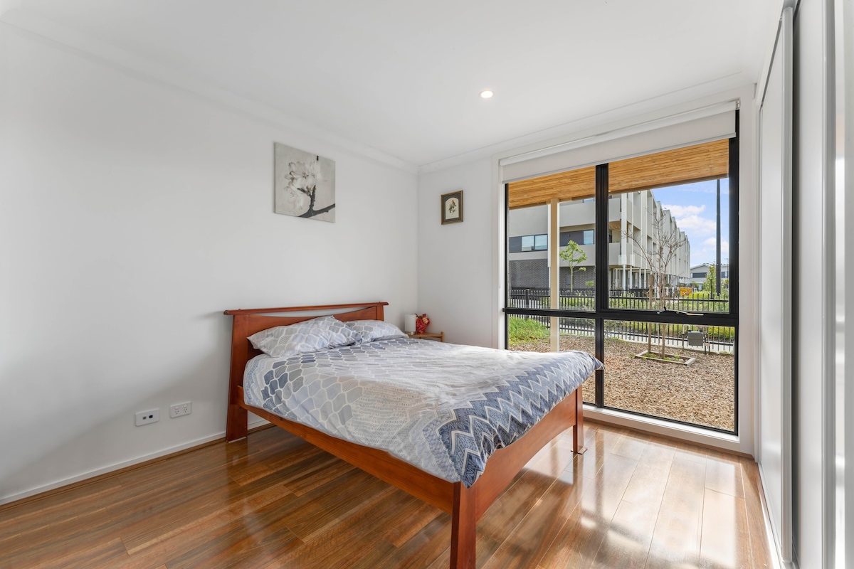 Cama en planta baja y baño completo