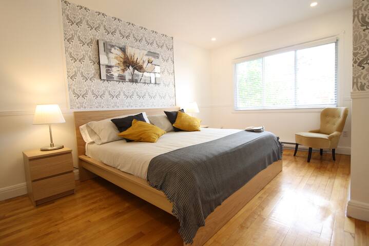 Luxueux – deco moderne, Rosemont 3 chambres gallery image 2