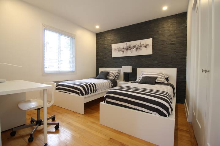 Luxueux – deco moderne, Rosemont 3 chambres gallery image 3