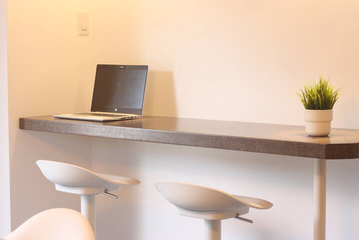 Luxueux – deco moderne, Rosemont 3 chambres gallery image 4