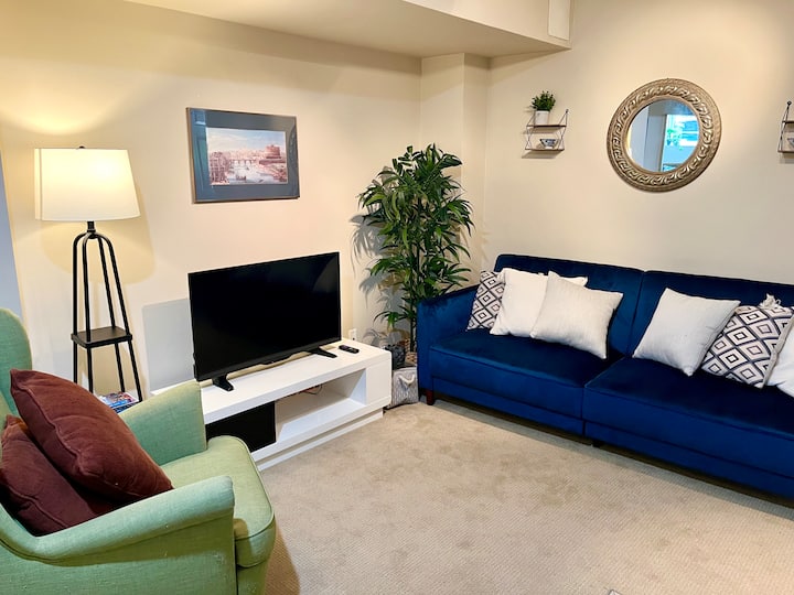 Charming Leslieville Guest Suite (With Parking) - Toronto