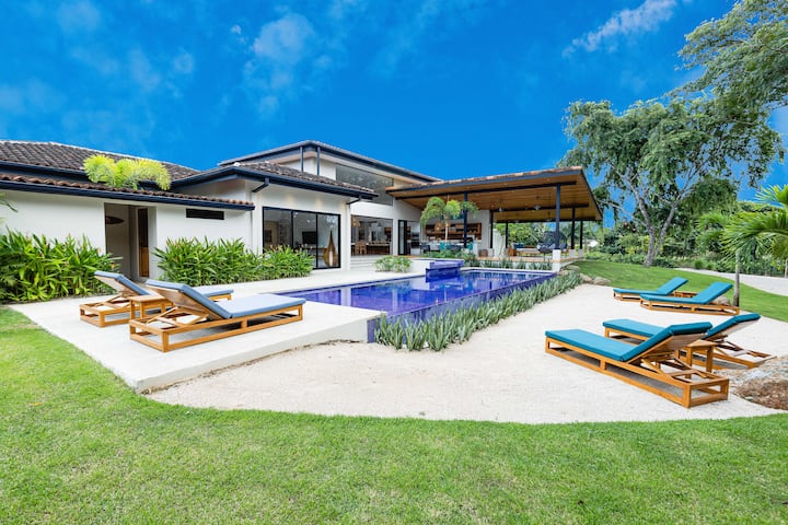 Eden Roc Luxury 5BR Villa in Hacienda Pinilla - Houses for Rent in Tamarindo, Provincia de Guanacaste, Costa Rica