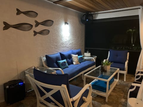 Top Airbnb: South Beach - Walk to Beach, Restaurants, shops in Marco Island
