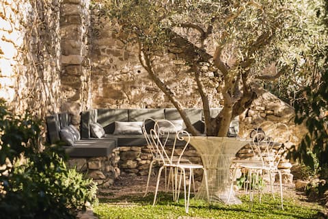 Loft, garden, panoramic views, Mt Ventoux, Gordes