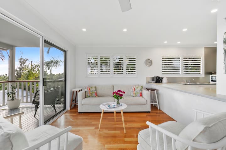 Sundowner@ Sunrise – Easy Walk to Beach