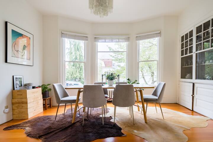 3BRs w/ AC in grand Victorian in heart of Seattle gallery image 4