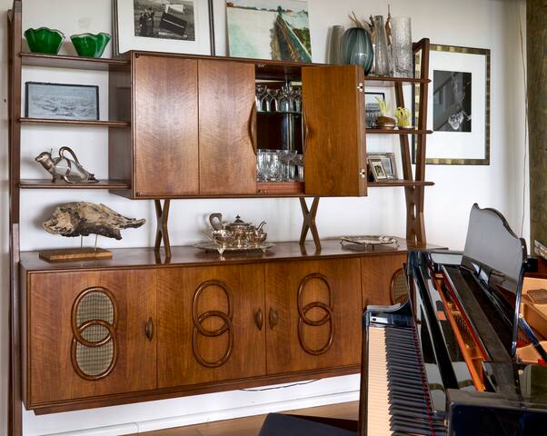 Panoramic Water Views in Treetop Luxury gallery image 2