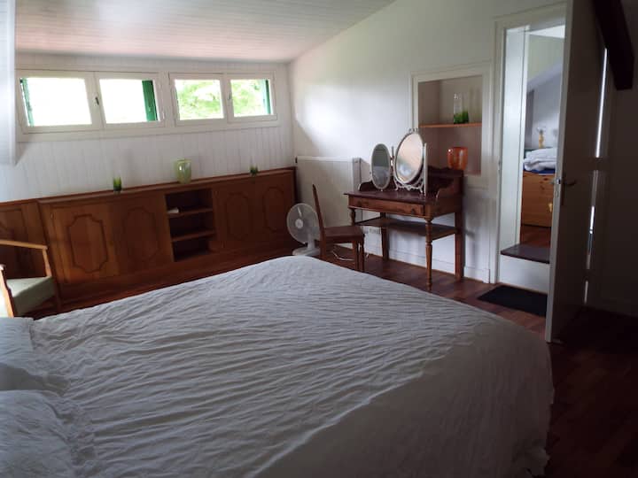 Hlavná spálňa s manželskou posteľou