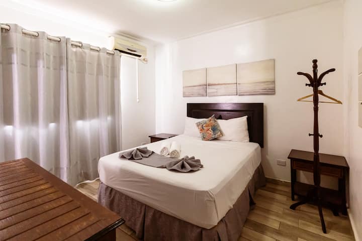 Бела хабиасион
Красива стая