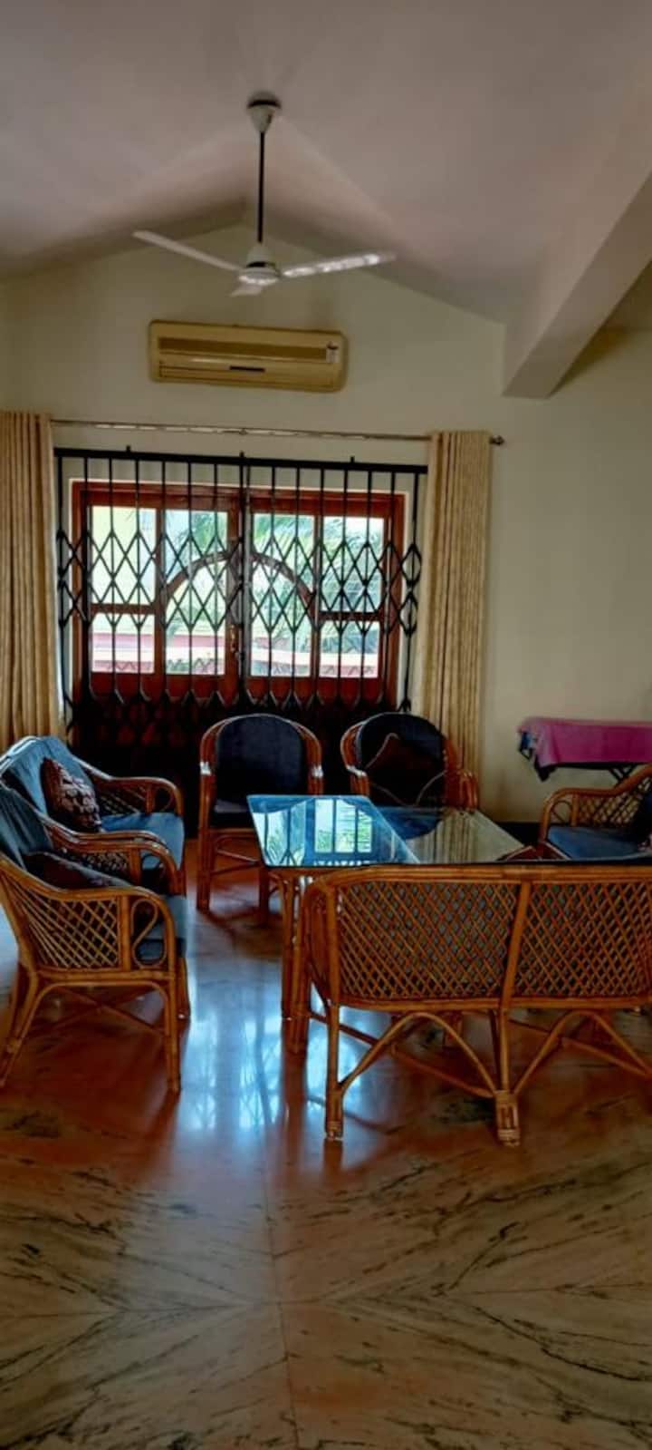 upstairs living room (chill out area)