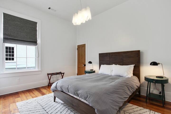 Beautiful LGD Guesthouse | On Magazine Street gallery image 5