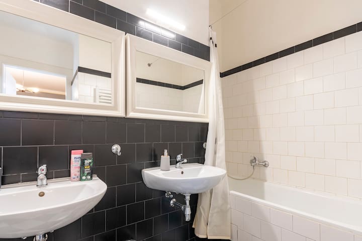 Cozy apartment in central location gallery image 4