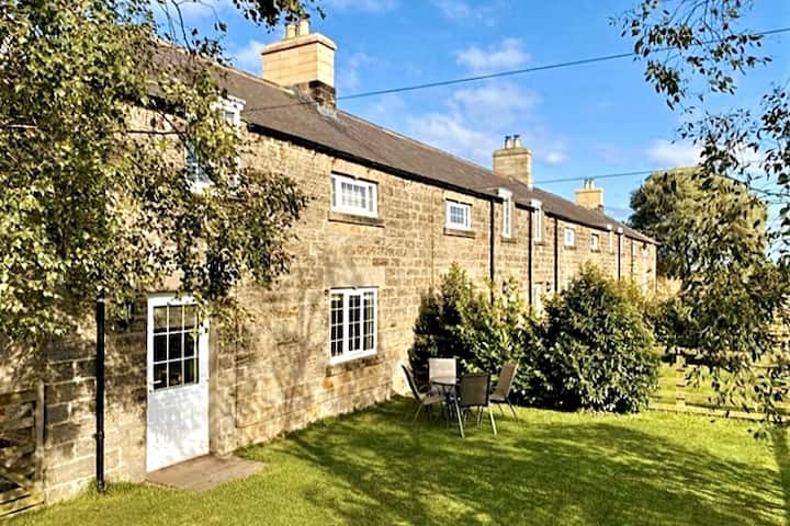 Bumblebee Cottage great for coast & country