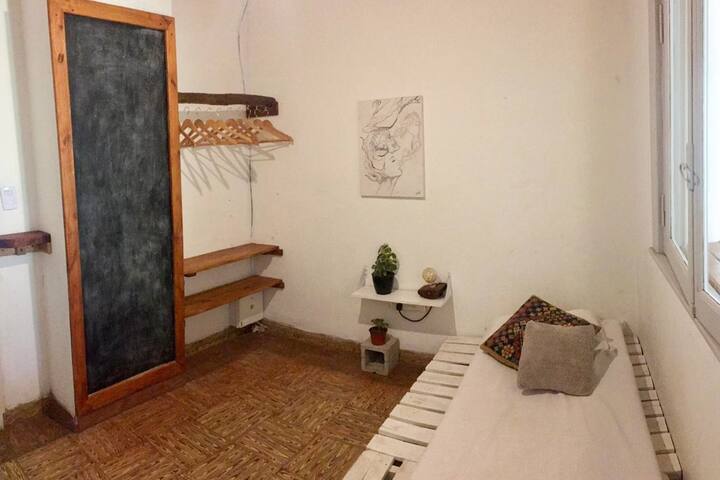 Una "cuevita" o habitación simple 