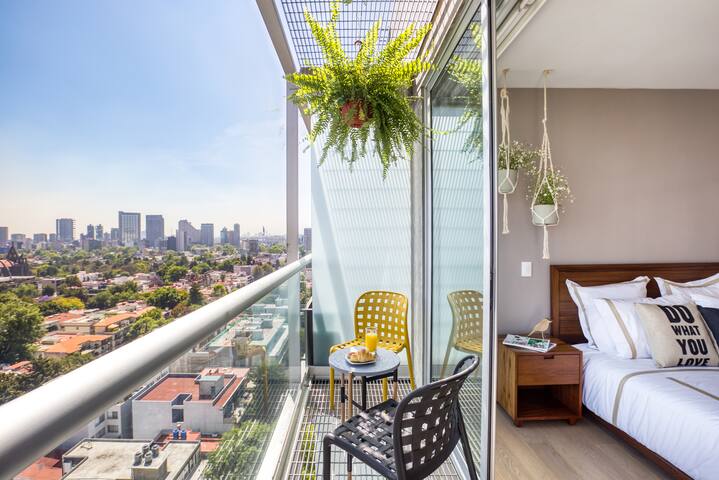 Rooftop w/Mega Views+Pool | Refined Stay w/Balcony gallery image 5