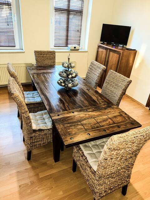 150sqm for business, families, groups, craftsman