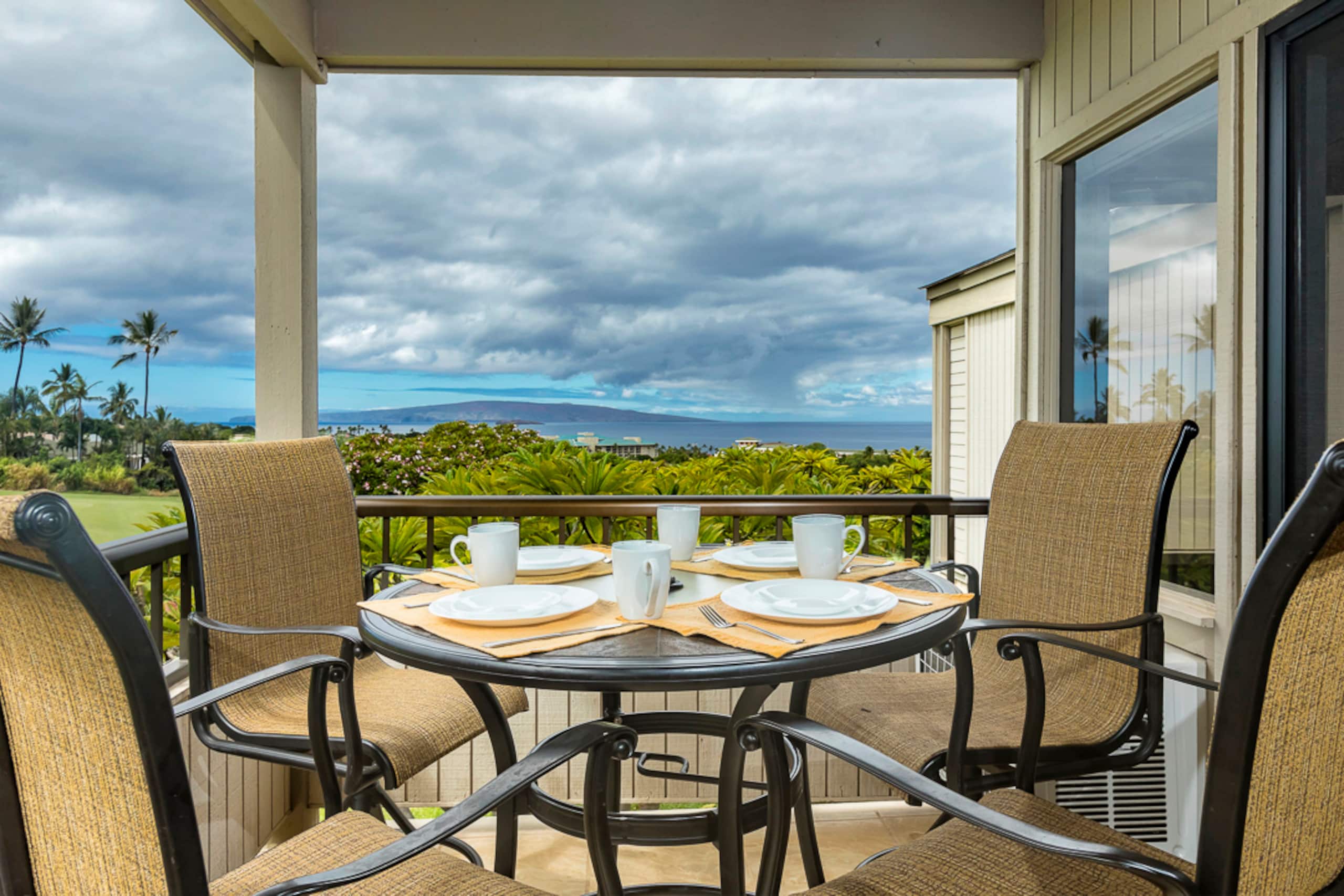 Condo in Wailea · ★4.94 · 2 bedrooms · 4 beds · 3 private baths - Image 15