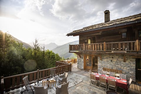 Chalet Ruitor, 500 m2 luxury chalet full of character