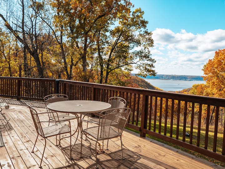 The Sunset River View - Hot Tub and Fireplace Romantic