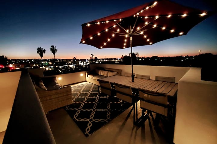 Luxury modern 4BR, central w/ rooftop view