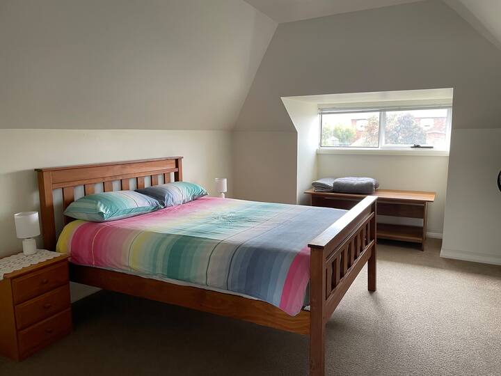 Საწოლი 152 × 203 სმ