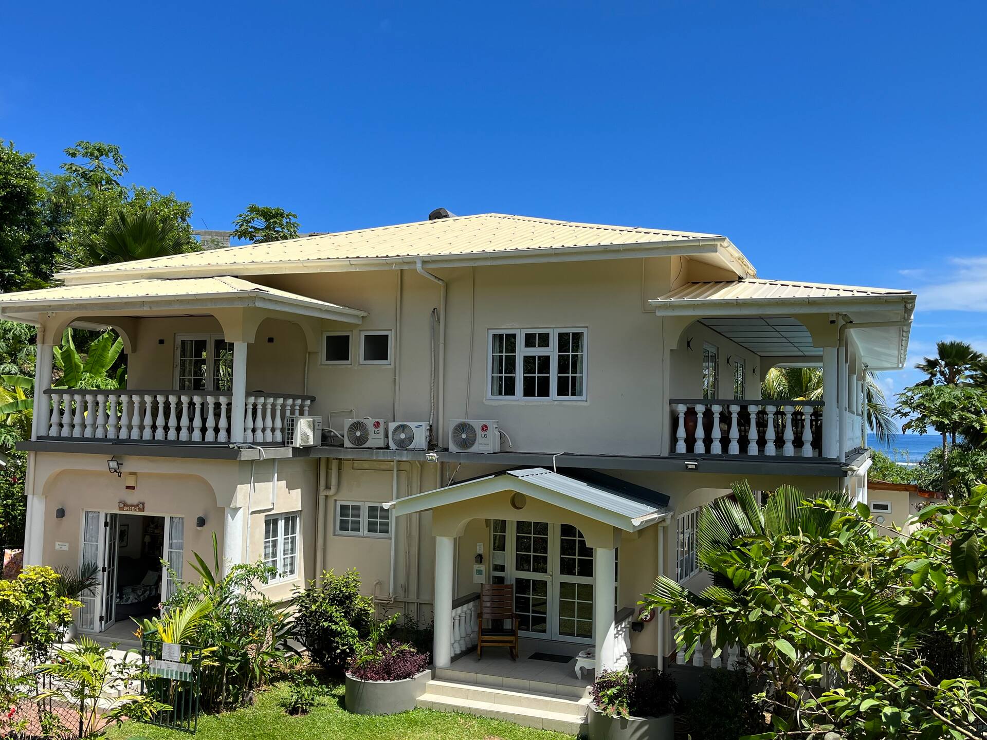 Royal Bay Apartment