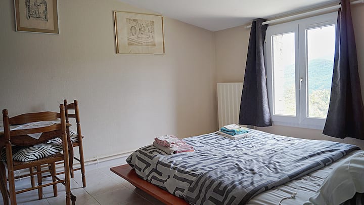 югоизточна спалня на вилата 6 стаи.