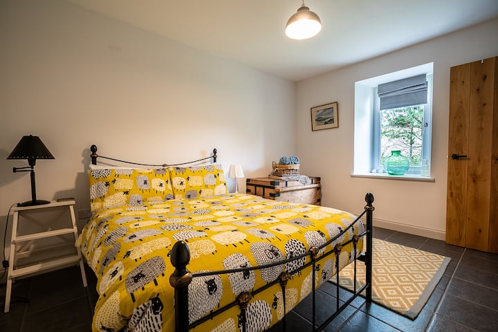 חדר שינה זוגי בקומת הקרקע