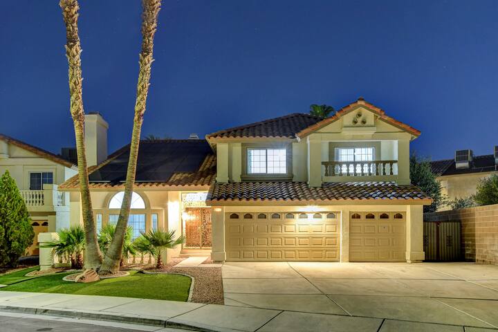 Buddha Play | Modern | Pool & Spa Near Vegas strip gallery image 4