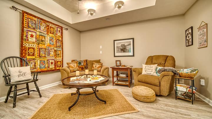The Cottage At Cutler Ridge  -  Zen In The Woods! - Hiawassee, GA