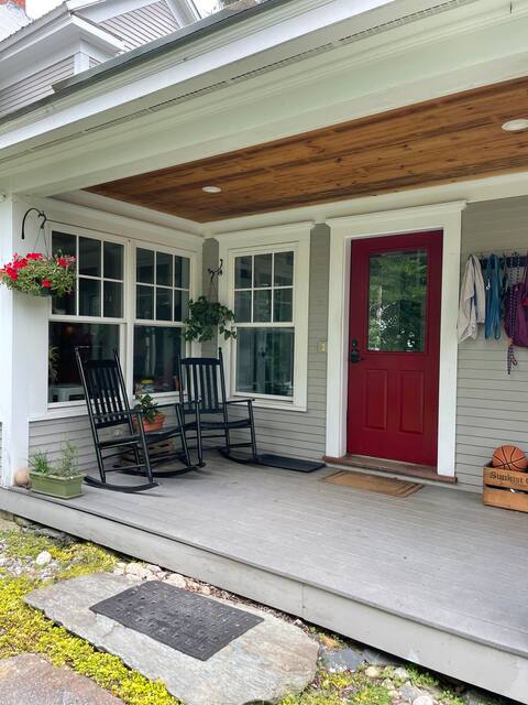 The Old Horsman Guest House in Moretown Village