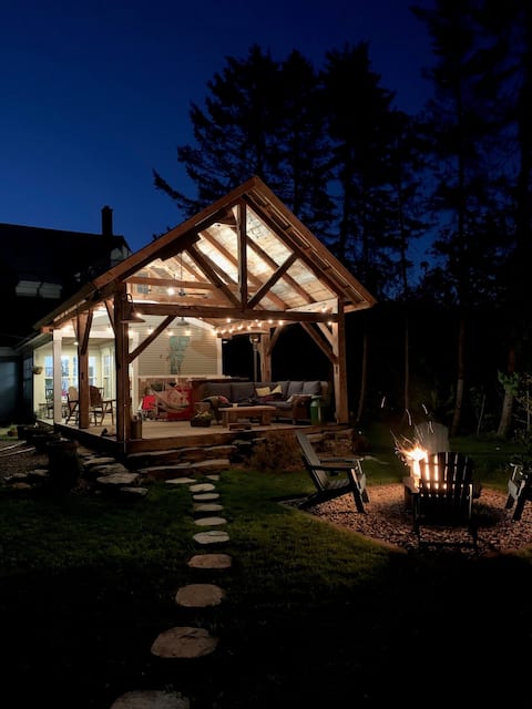 The Old Horsman Guest House in Moretown Village