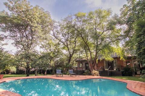 Acacia House (482 Jacaranda road)