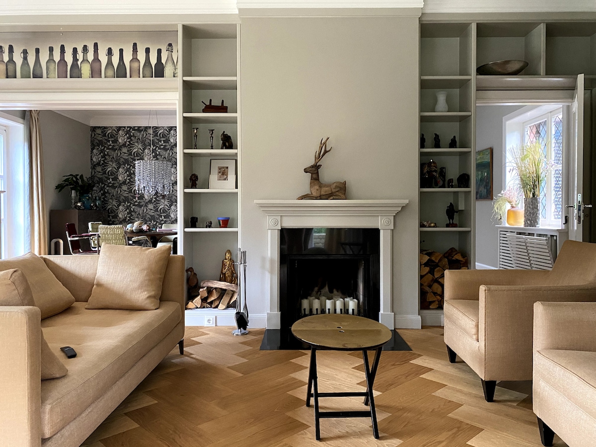 Popular Airbnb listing: Luxury Villa with Pool and Garden in Blankenese