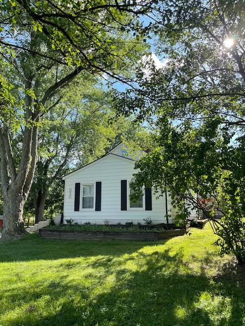 Private 1BR Farmhouse | Speedway, Clermont, IUWest