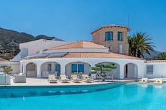 Top+Villa+on+frontline+of+the+Mediterranean