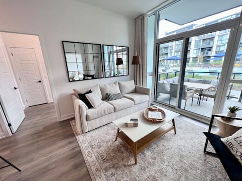 Successful Airbnb property: Cozy Residence with Walkout to Courtyard in Simcoe