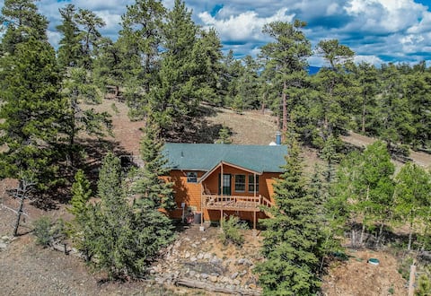 Updated Cabin w Incredible Views & Great Location!