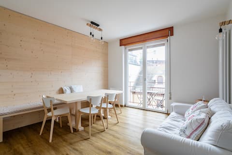 WoodenKey Asiago modern two-bedroom in the center