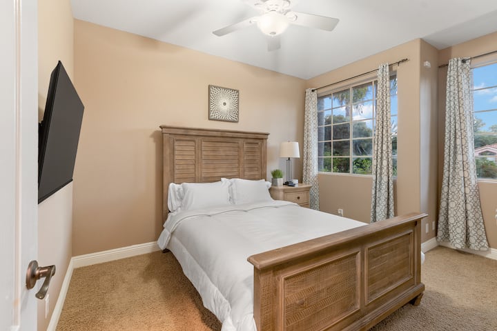 Krevat dopio "queen" dhe televizor inteligjent 43"