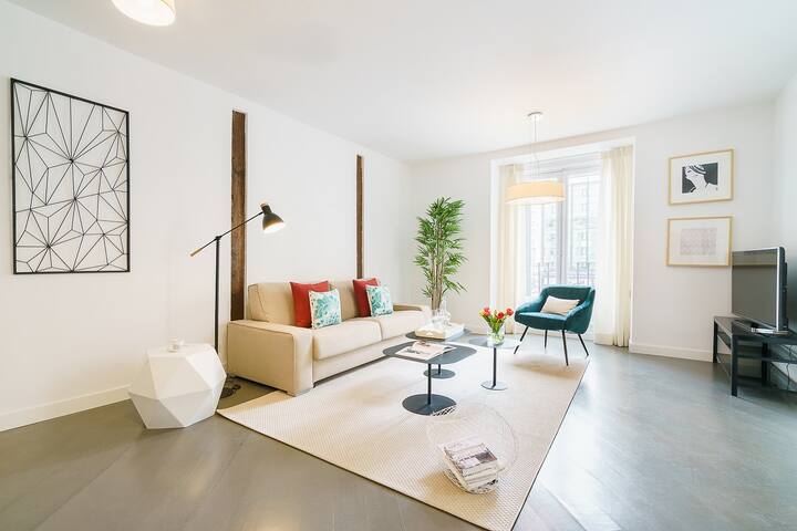 Amazing flat 5 balconies in Chueca – Gran Via gallery image 4