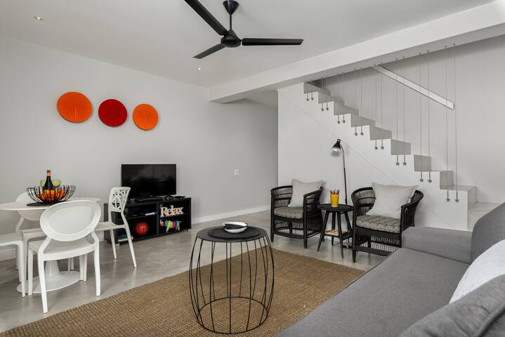 Moremi @ Sunset Splendour Guesthouse gallery image 2