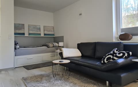 Well-maintained apartment ideal for long-term stay