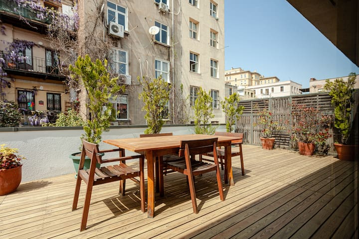 Two Bedroom w. Terrace in Galata (A24)