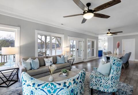 Tranquil waterfront getaway