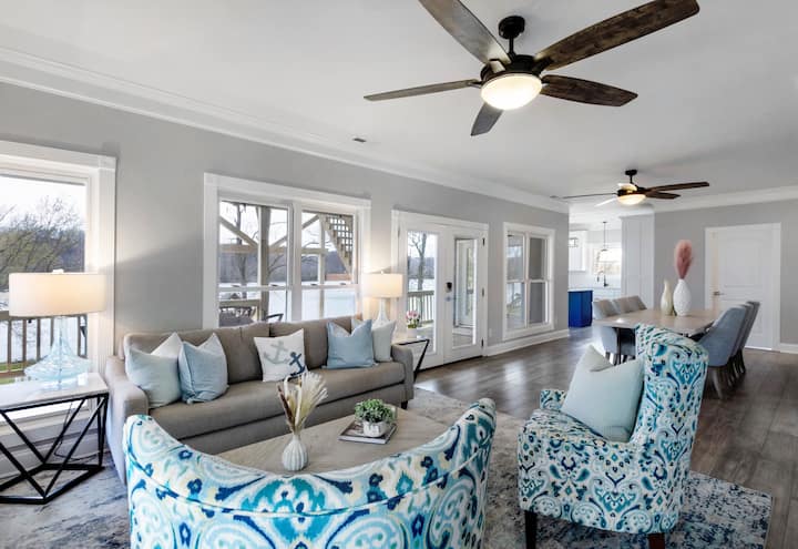 Private Waterfront Tranquil Retreat 8 beds