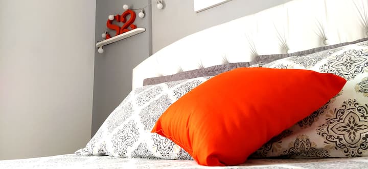 ¡Mucha comodidad en la cama Queem con sábanas de algodón, limpia, olor y esterilizada siempre! ٩(˘◡ ˘)۶
